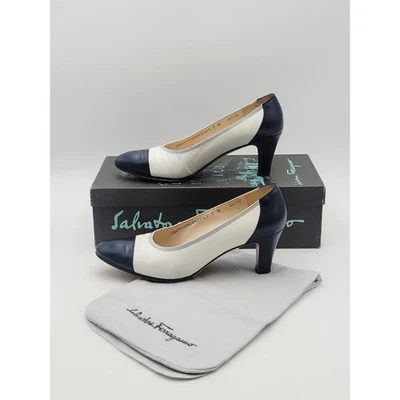Salvatore Ferragamo Women's Sz 7 B White/Navy Pumps Degny 2052-241 Vtg - Image 1 of 4