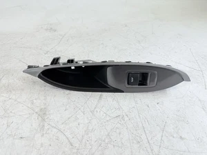 Chevrolet Malibu 2019-2025 interruptor de ventana de puerta trasera derecha del lado del pasajero OEM - Imagen 1 de 9