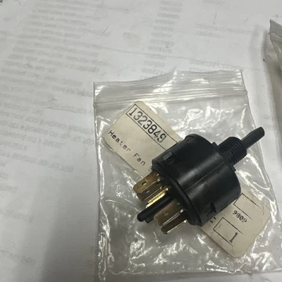 Новый переключатель вентилятора кондиционера для автомобилей Volvo No 1323849. 140/240 73-93 - Изображение 1 из 4