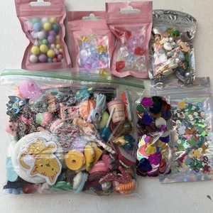 ÉNORME lot artisanal dos plat résine cabochon slime breloques Disney bonbons paillettes mélange - Photo 1 sur 10