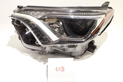 Nuevo OEM Genuino Toyota Faro Faro Luz Lámpara 2016-2018 Rav4 Rav 4 Chip Trim Foto 1 de 4