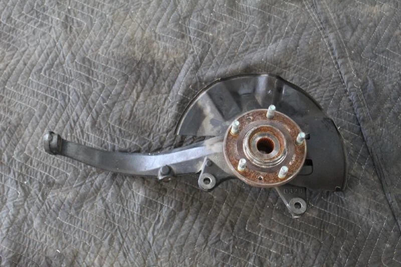 Conjunto de nudillo de husillo de conductor delantero izquierdo Ford Fusion 2006-2012 OEM Foto 1 de 1