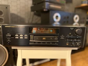 DAT onkyo integra dt 901 magnetofon cyfrowy - Zdjęcie 1 z 5