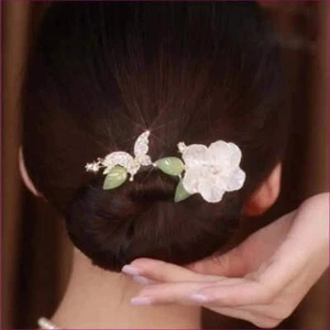 Elevate Your Look with Our Stunning Alloy Hair Accessory - Picture 1 of 14