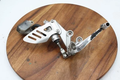 Suzuki GSX-R1000 2006 juego trasero derecho estriba del conductor clavija cilindro maestro Foto 1 de 4