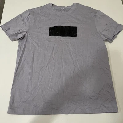 Camiseta Armani Exchange Para Hombre Calce Regular PU Bar Logo Grande Gris Lila Foto 1 de 4