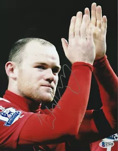 WAYNE ROONEY Signed Manchester 8X10 PHOTO w/ Beckett COA - Picture 1 of 1