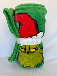 Hallmark Dr. Seuss Grinch Faces Fleece Christmas Blanket - Picture 1 of 4