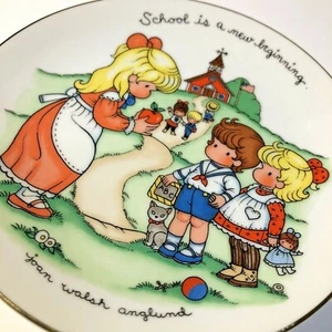Vtg Avon Plate School Is A New Beginning Joan Walsh Anglund 22K Gold Trim 1986 - Picture 1 of 9
