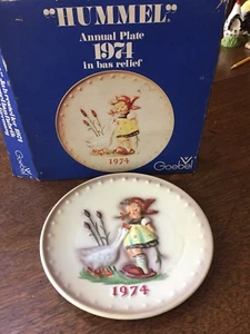 Vintage M. I. HUMMEL1974 Annual Plate, Goose Girl-Annual Plate Edition - Picture 1 of 3