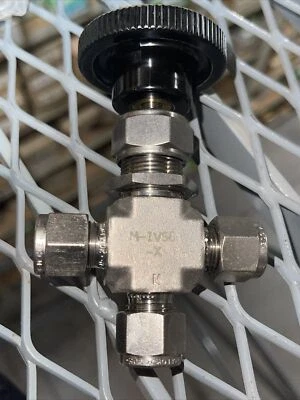 M-1VS6-X Whitey 3 Way Integral Bonnet Needle Valve 3/8" OD Tube - Image 1 of 3