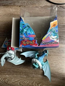 Yu-Gi-Oh! Dragon Duel Drago Bianco Occhi Blu + action figure Timeo - Foto 1 di 4