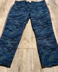 Gap Khakis Camouflage blau Print Girlfriend khaki roher Saum rosa gestreift 12 lesen - Bild 1 von 9