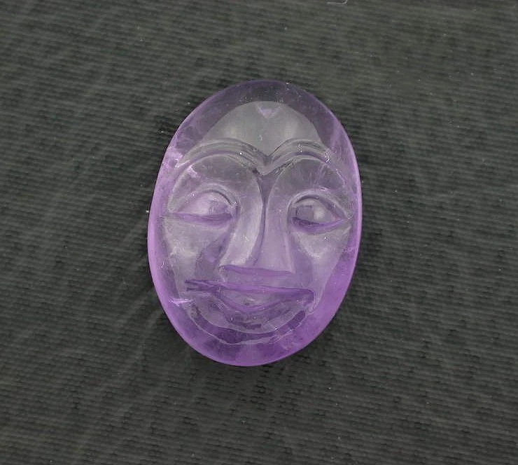 UN CABUJÓN DE PIEDRAS PRECIOSAS CARA AMATISTA TALLADA NATURAL 20x15 20 mm x 15 mm Foto 1 de 1