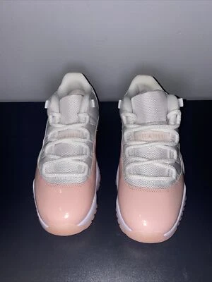 (Mujer) Air Jordan 11 Retro Bajo 'Legend Pink' (2024) (AH7860-160) Talla 7.5W Foto 1 de 4