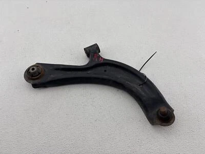 Brazo de control inferior delantero derecho Nissan Sentra 2013-2019 OEM Foto 1 de 4