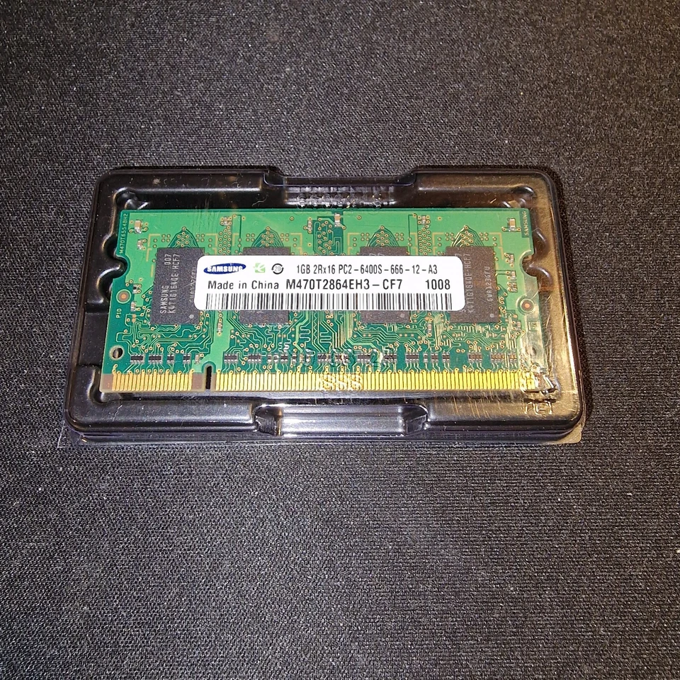 MEMORIA RAM SAMSUNG DDR2 SO DIMM PC2 1GB 800  2R X16 6400S 666 M470T2864EH3 CF7 - Immagine 1 di 1