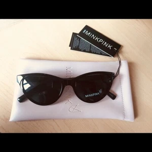 Brand New Adorable Minkpink Soft Sunglasses Eyeglasses Pink Case Pouch - Picture 1 of 1