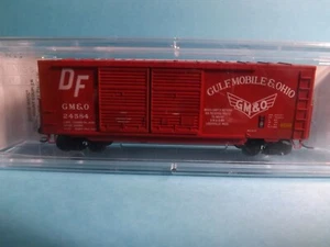 MICRO-TRAIN 40' DOUBLE DOOR BOXCAR GM&O # 068-00-530 - Picture 1 of 2