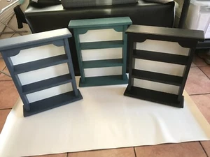 Estantes expositores de madera en 3 colores y 2 estilos - Imagen 1 de 7