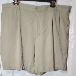Tommy Bahama Shorts Beige Pleated Front 100% Silk Casual Men's 42 Nearly New - Picture 1 of 4