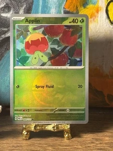 Applin (Poke Ball Pattern) 009/131 Sv: Prismatic Evolutions Holo - Picture 1 of 2