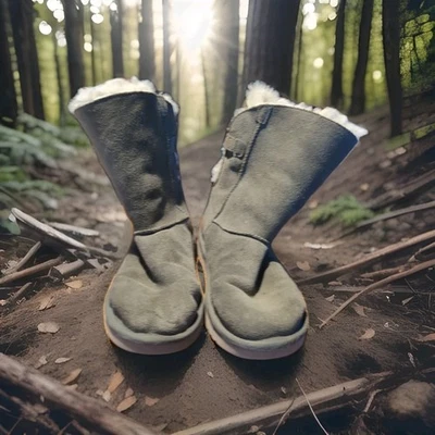 Koolaburra UGG Boots Remley Mini Ankle Khaki Brown Suede  Very Little Wear Sz 9 - Image 1 of 4