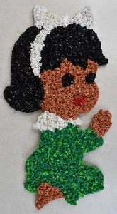 Vintage 1970er geschmolzen Kunststoff Popcorn Wanddekoration betendes Mädchen 19,75" groß - Bild 1 von 2