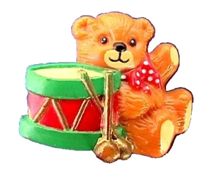 Lucy & Me PIN Christmas Vintage TEDDY BEAR RIGG Enesco Drummer 1982 Brooch - Picture 1 of 2