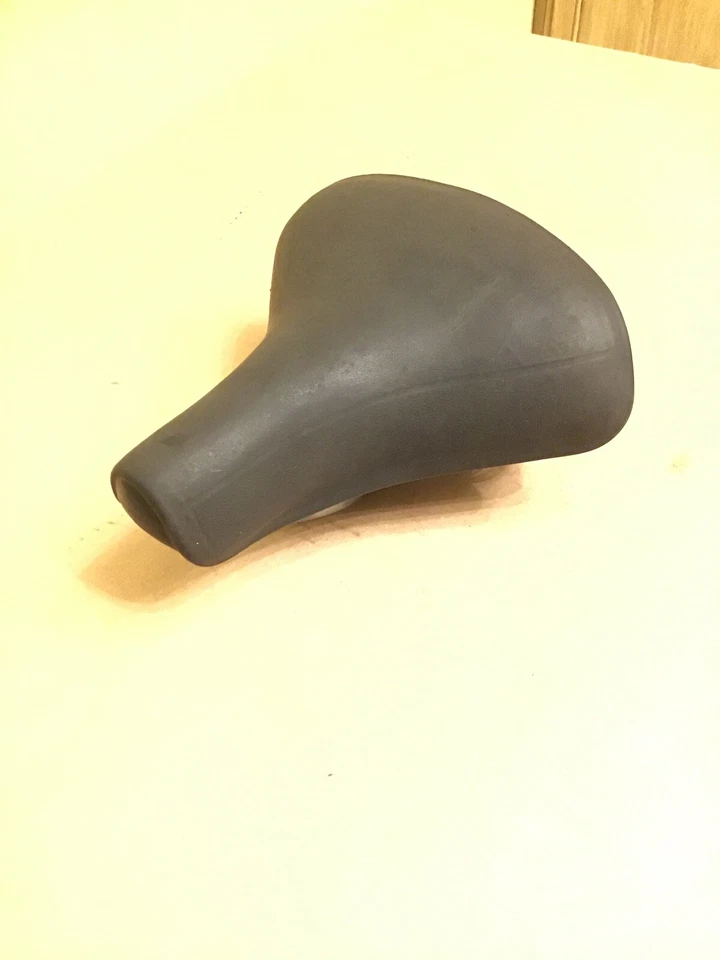 Винтажное Велосипедное Сиденье Scwinn С Пружиной с Чехлом для Значка T85 - Изображение 1 из 4