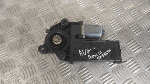 Moteur de lève vitre avant Gauche - RENAULT SCENIC III (3) - Réf : 807319718R - Picture 1 of 4