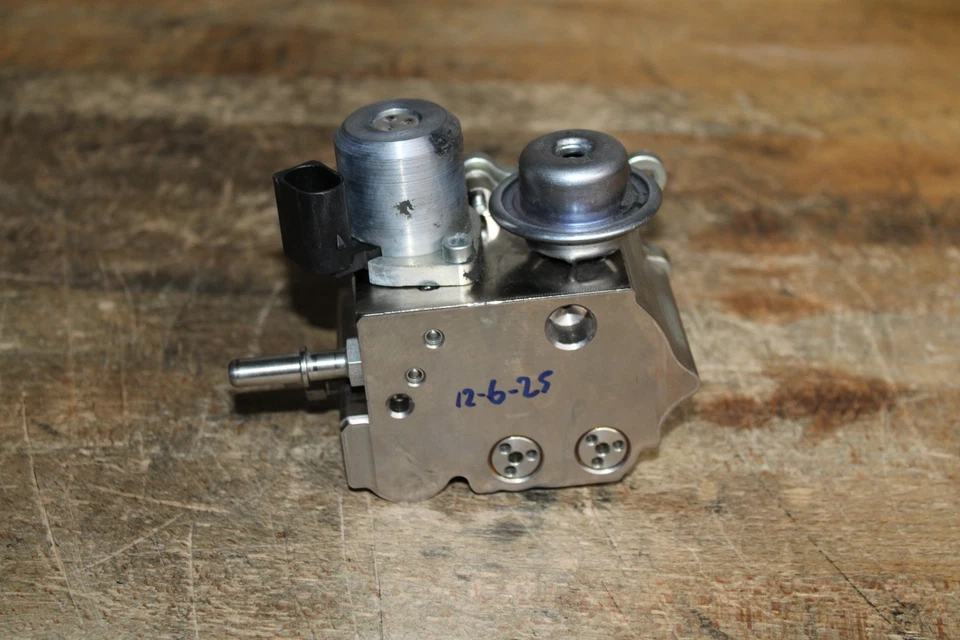 Топливный насос высокого давления 07–12 Mini Cooper S R55 R56 R57 1,6 л N14 Turbo - Изображение 1 из 4