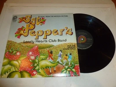 SGT PEPPER'S LONELY HEARTS CLUB BAND - 1978 UK 9-Track Vinyl LP - Image 1 of 4
