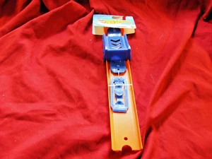 Hot Wheels straight track with RAMP lot of 1 track system new orange hw builder - Picture 1 of 3