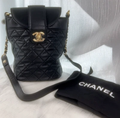 CHANEL Duffle Bucket Shoulder bag  Diamond Patten Black Gold Women - Image 1 of 4