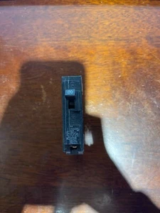 LOT OF 7 ITE/SQUARE D CIRCUIT BREAKER MOEL #D120 - Picture 1 of 1