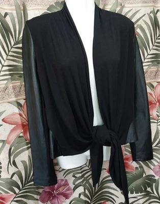 Suéter para mujer Bagatelle de cuero genuino envolvente bloque frontal negro talla M Foto 1 de 4