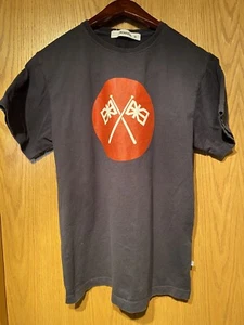 Camiseta MAKIA FINLAND Hombre 100% Algodón Bandera Gráfico Embellecido M - Imagen 1 de 5