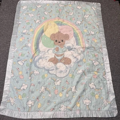 Manta de bebé vintage clásica Precious Moments cuna pared edredón satinado Foto 1 de 4