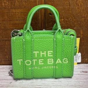 Marc Jacobs The Nano Tote Leder Taschenanhänger - Apple - Bild 1 von 2