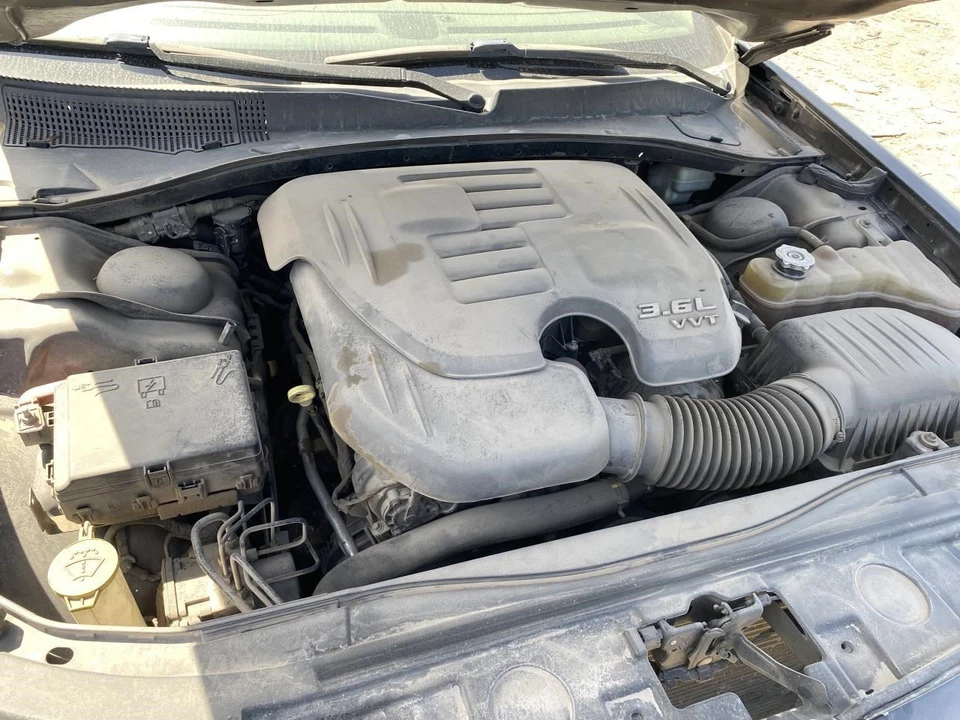 Módulo de control electrónico ECM del motor 3,6 L compatible con 13 300 29630555 Foto 1 de 4