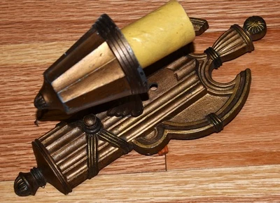 Luminária embutida vitoriana década de 1920 ferro fundido latão art déco arandela fasces - Imagem 1 de 4