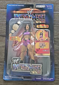 CHYNA JOANIE LAURER Signed Wrestlemania X-Seven Limited Edition Figure - Picture 1 of 9