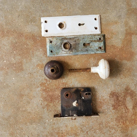 Vintage Sargent Mortise Door Locking Pair Of door Knobs 2 Plates Painted Antique Cover