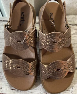 EARTH Sandals Women’s Gold Leather New Size 8M - Picture 1 of 8