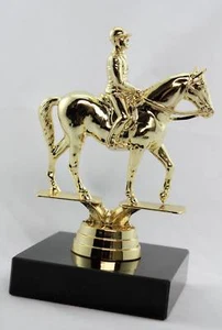 VENTA TROFEO CABALLO PASEO GRABADO GRATIS - Imagen 1 de 1