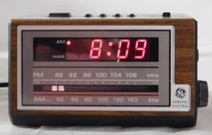 VTG GE General Electric AM FM Radio Alarm Clock 7-4601A-Tested/Works 9V Backup - Picture 1 of 7