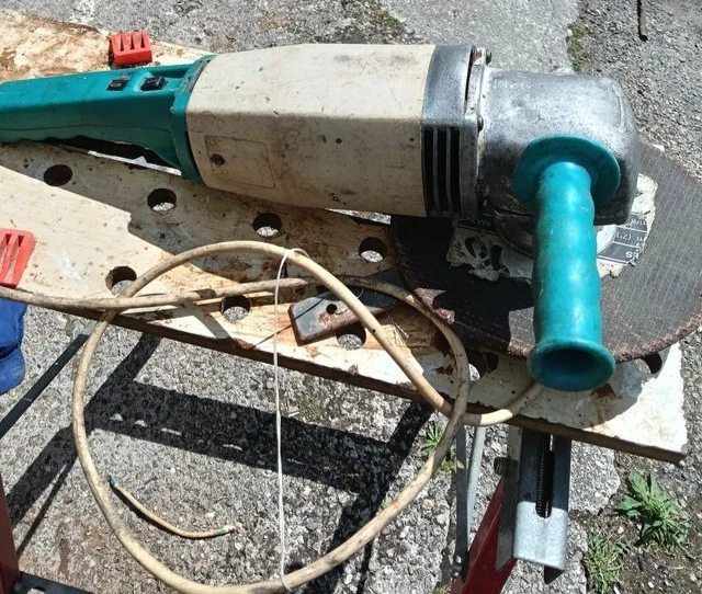 wolf saphire 7" angle grinder - Image 1 of 3