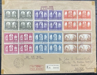 Cubierta de correo aéreo de gran tamaño registrada en el Vaticano 1966 ToMalden Massachusetts Roma trasera Foto 1 de 2
