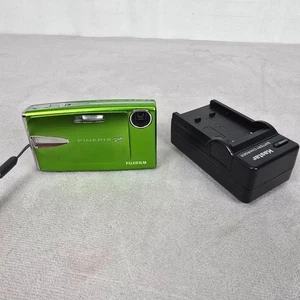 FUJIFILM FinePix Z20fd 10.0MP Digitalkamera mit 3x optischem Zoom & Ladegerät grün - Bild 1 von 10